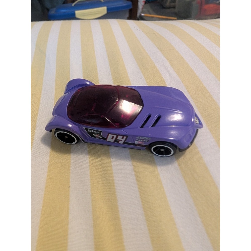 2013 Hot Wheels Purple Golden Arrow Diecast Toy Car 1:64 Mattel Thailand